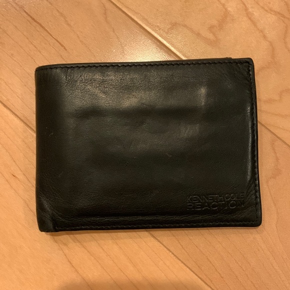 Kenneth Cole Reaction Other - Black faux leather Kenneth Cole Reaction Wallet